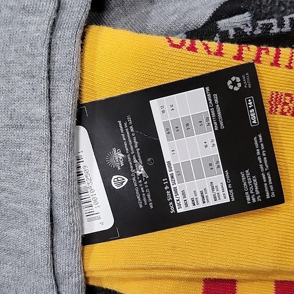 Warner Bros. Gryffindor and Hogwarts Socks - Red and Gray - Picture 4 of 4